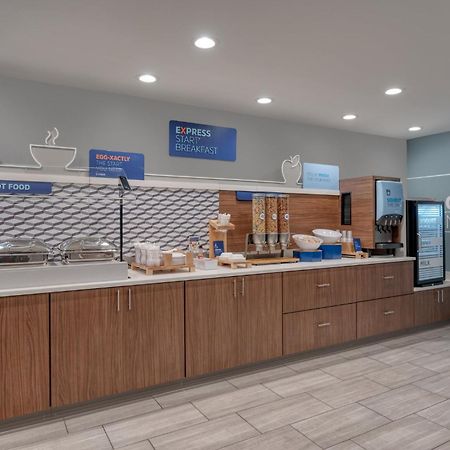 Holiday Inn Express & Suites Wadsworth By Ihg Exterior foto